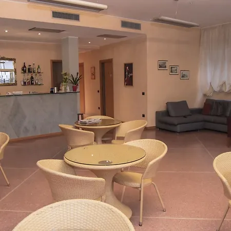 Otel Munsci' 3*